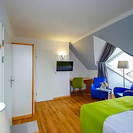 Inselhotel Kleiner Bodden 3*