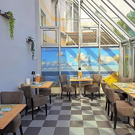 Inselhotel Kleiner Bodden 3*