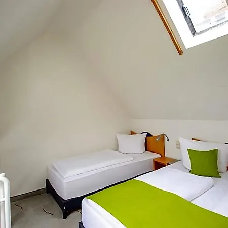 Inselhotel Kleiner Bodden 3*